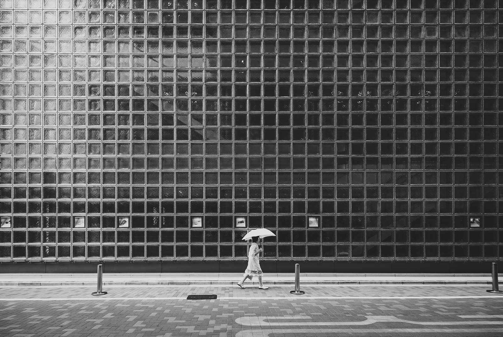 White Umbrella Af Julie Aucoin