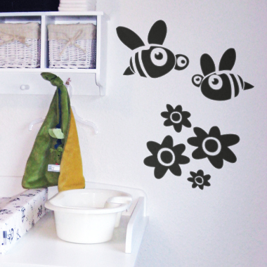 Beebee Wallsticker Af Alan Smithee  36x48 Cm