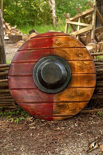 Drang Shield  226 128 147  Epic Armoury  226 128 147  Red Wood 50cm  226 128 147  Live Rollespils Skjold